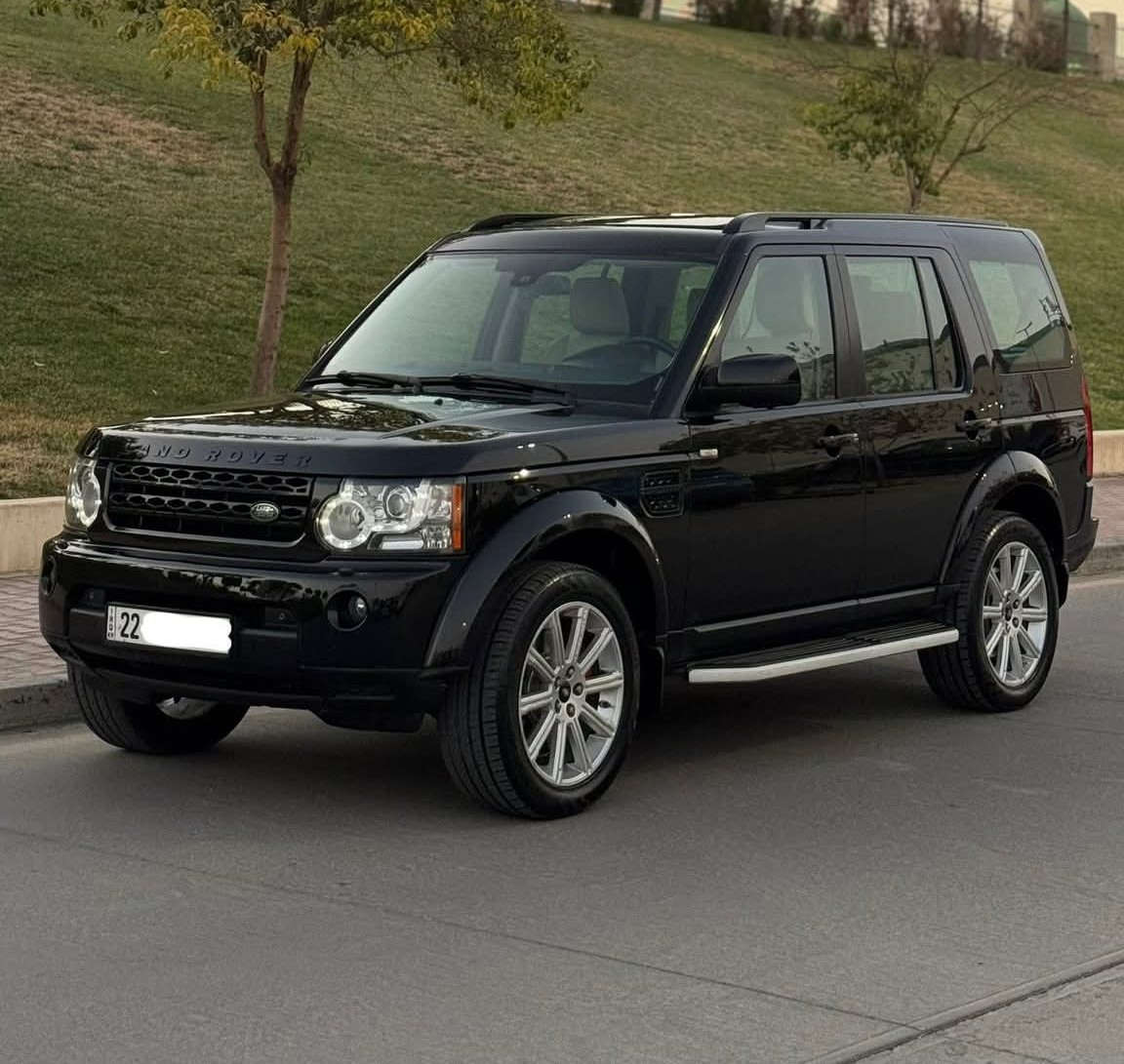 🚘 لاند روفر سبورت 2011
وارد خليجي – سفرة شركة سردار – زِمان دولي – بصمتين موجود
 
سيارة نظيفة جداً، استخدام راقٍ، تجمع بين الفخامة البريطانية والأداء القوي، جاهزة للفحص والاستخدام بدون أي مصاريف.
🔹 المواصفات:
▪️ سنة الصنع: 2011
▪️ اللون: أسود
▪️ بدون صبغ – هيكل أصلي
▪️ أوتوماتيك والمحرك بكفالة عامة – ضمان كامل
▪️ دفع رباعي 4×4 دبل أكسل
▪️ محرك 8 سلندر بنزين مرغوب (بدون سوبر وبدون تيربو)
▪️ داخلية جلد أبيض
▪️ ثلاجة
▪️ شاشة وسطية + نظام ملاحة GPS
▪️ 5 كاميرات
▪️ نظام صوت Harman Kardon
▪️ سقف بانوراما زجاج مع 3 سلايد
▪️ أنظمة أمان متكاملة (ABS – Airbags – Traction & Stability)
·  📍 رقم شمالي أربيل
·  🪑 الجوبلسات شغّالة بالكامل
·  ❄️ التبريد ثلج
فتح الأبواب بالبصمة (5 بصمات مفعّلة)
▪️ إطارات جديدة
▪️ الحالة العامة: ناعمة جداً – لا تشكو من أي خلل فني
💰 السعر: 145
📍 الموقع: السليمانية
📞 للتواصل:
***********
***********
