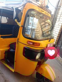 تك تك  البيع موديل 22  راقم ديالئ جاهزه من كلشي  شغل وتطلع ومصبوغه جما...