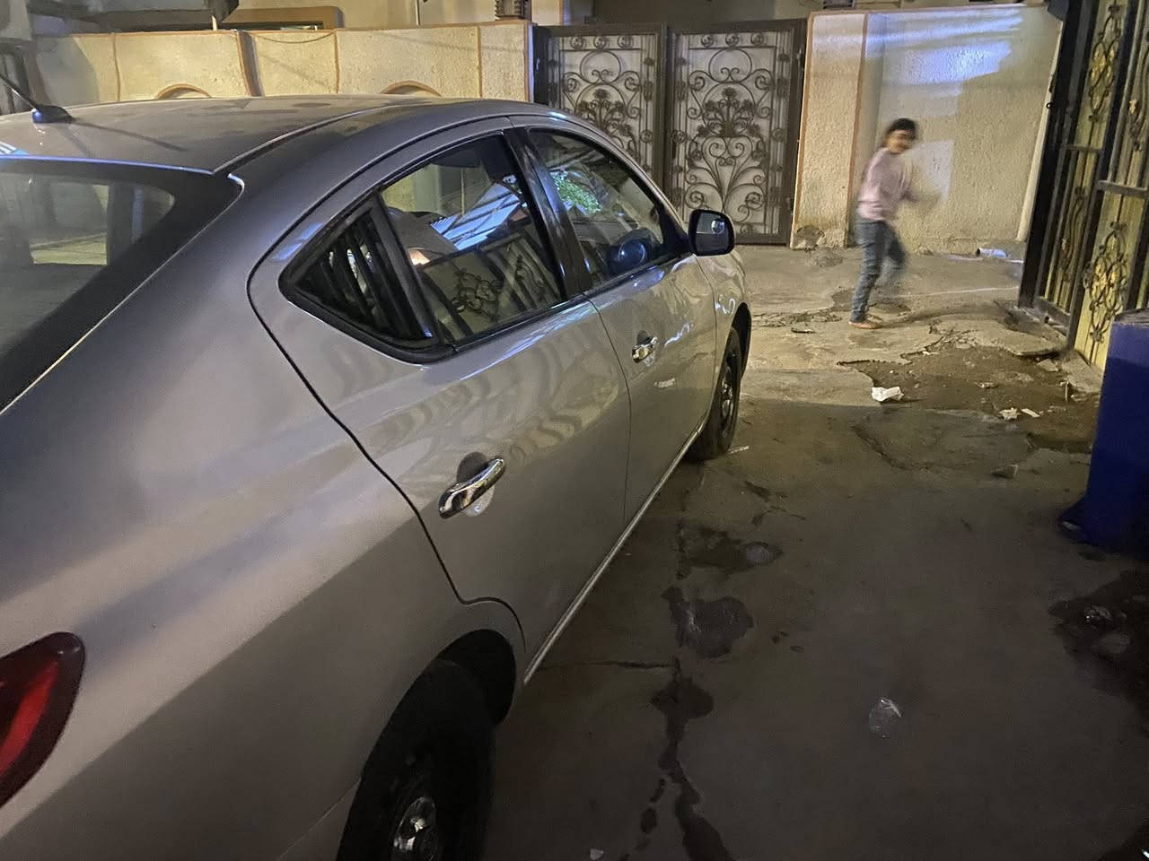 سني هندي ٢٠١٩بسمي ***********صبغ  بنيد والجاملاغات الخلفيه مكاني بغداد الجديده السعر٩٠ بيهه مجال سياره كامله وهزه جديده بدون ضربه بس جارات
