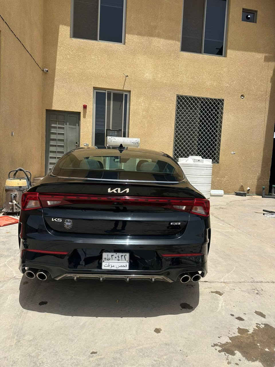 السلام عليكم كي 5 موديل 24 للبيع بدون رقم فول مواصفات محرك 2500 تيربو فئتها جي تي اعلى مواصفات بيها قطعتين صبغ *********** ما بيها اي نقص تدفئه كشنات ماشيه 40 الف
