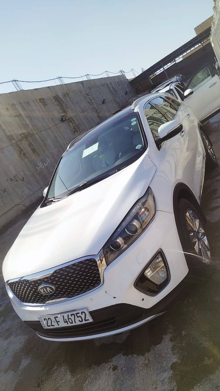 سلام عليكم
كيا سورنتو موديل 2015 شكل 2017
السياره كويتي فول مواصفات الاخير 
رقم انكليزي الجديد 22 
المواصفات
--------------
- محرك 4 سليندر..... 7 راكب

- بصمة تشغيل  + بصمة ابواب
- تبريد 3 قطع
جنطه كهرباء
- اشارة مرأة جانبية + مري شفط
- نظام ترحيب
- حساسات امامية وخلفية
- كامرة خلفية دوارة
- كراسي امامية كهرباء 
-  الكراسي جلد
- ثلاث انظمة قيادة( comfortable) + (Eco) + ( sport)
- ويل كب كروم بلادي 19
سياره جديدة مانقصها برغي 
باقي المواصفات معروفة
تحويل ثاني يوم 
للاتصال ***********
