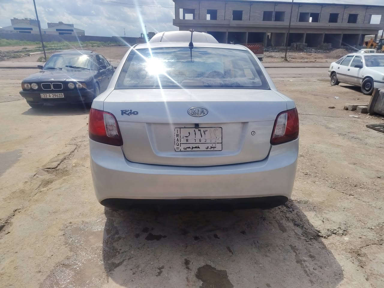 كيه ريو ٢٠١٠  سياره صبغ عام جانت تكسي ونصبغت خصوصي ضررها برأس الجاملغ فقط
كير مكينه شرط 
تبريد تدفئه
كلشي موضح بل فيديو
***********
سعرها ٧٨ ورقه سياره جاهزه على آخر حبه
