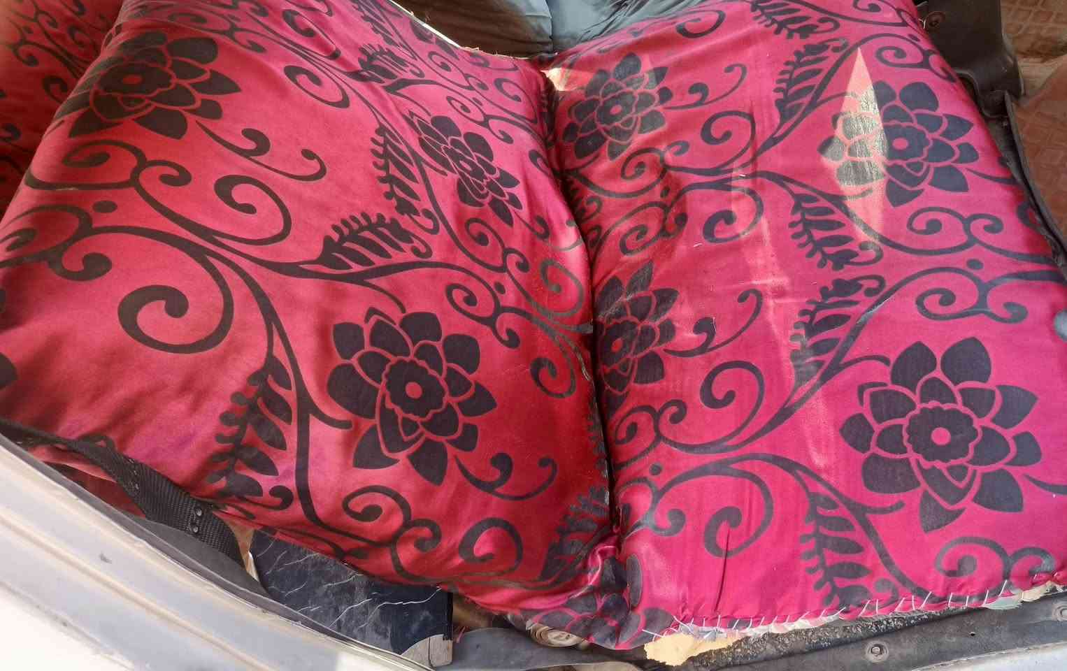 سياره بسته للبيع موديل94 السياره خيره من الله محرك مجفت جديد سياره نظيفه السياره سعرها38 بيها مجال ***********
