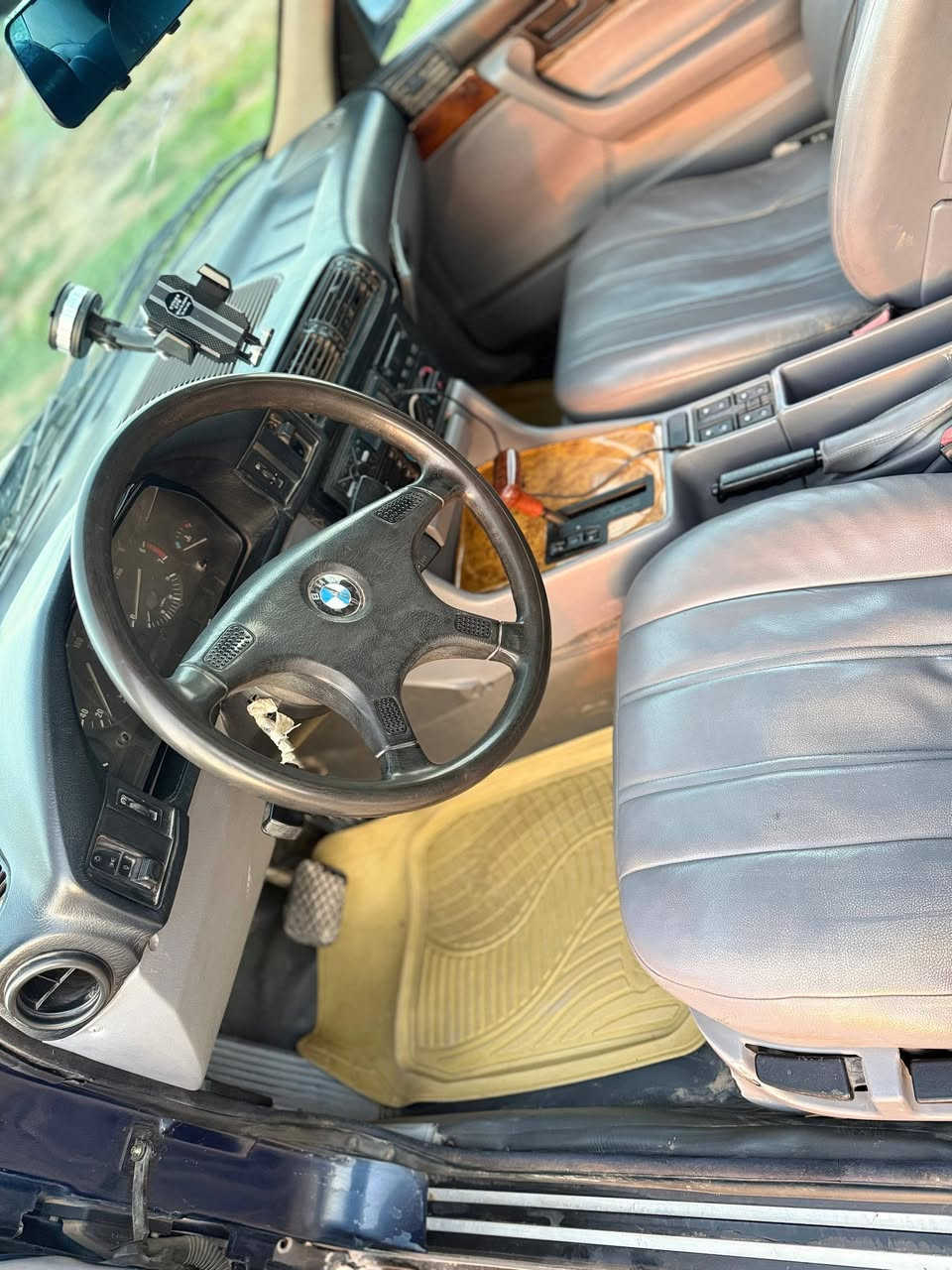 سلام عليكم بي ام525مفتوح 1991رقم بغداد حائز ثالث وكاله انطي بيها كير محرك شرط تخم تاير صدر جديد كهربائيات مكاني سامراء سعر 25بيها مجال قليل ***********
