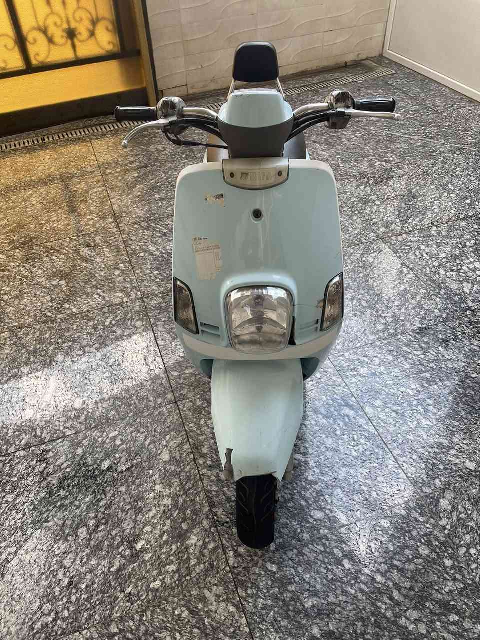 السلام عليكم ماكس بوليسي 
دواخل كريمي 
سلف هندر شغال 
اشاير شغاله 
لايت صطاب خلفي شغال 
عداد كيلو متر وكيج بانزين شغال 
دبل امامي خلفي شغال 
الدراجه نوزل 
كفاله الدراجه 
ختم واحد 
دراجه نعومه وخرسه 
نهضه وشلعه كلش حلوه 

سعره 900 الف 
رقم ***********
