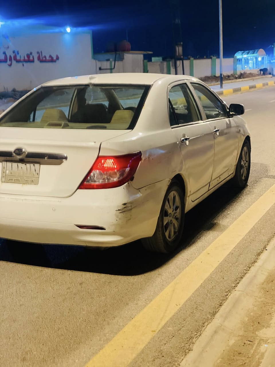 السلام عليكم بي واي دي f3   ٢٠١٢ محرك قبق اسود المرغوب صارله سبوع مشدود تفرعاتهة كله جديد  كير اوتو عوزه جوزه النمره الثالثه فقط  ترايك وين ميعجبك  تبريدهة شاده كله جديد عوزهة بس فريز السياره مصبوغه عام كشر كدام عينك هاي تفاصيلهة كلهة تخم تاير جديد سعر ٤١ وبي مجال  مكانهة ذي قار قلعه سكر ***********
