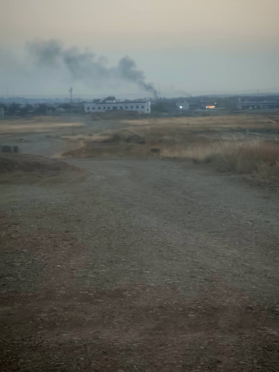 @إشارة
 سلام عليكم قطعه أرض للبيع

الموقع 🛑 سيروان  قرب كراج كلار امام ابئ الماء الرئيسي
ركن وبصف الركن
مساحه الأرض  كل قطعه 🛑 200
عنوان المكتب شوان كلئ مجاور مقابيل حزب الشيوعي 🛑
نستقبل جميع عروضاتكم داخل وخارج خانقين 🛑
للستفسار اتصل على الرقم التالي واتساب 🛑*********** @إ

