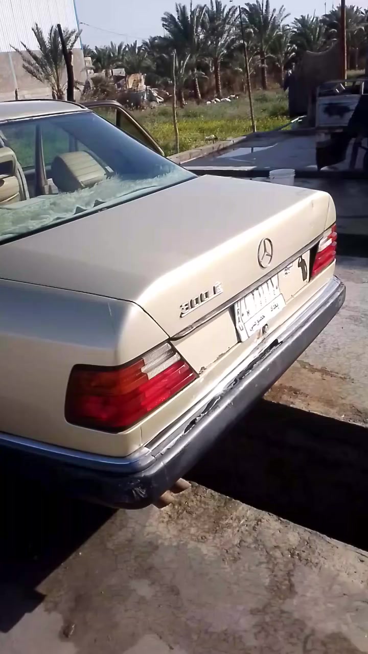 سلام عليكم شباب سياره مارسدس دب نضيفه محرك وكير جدد ثنين ونص مصبوغه عام للجماليه كلشي بيهاشغال سنويه الثمانية وعشرين موديل سبعه وثمانون تخم تاير تبريد شغال حداده نضيفه تايرات جديد العنوان بصره قضاء المدينه رقم الهاتف واتساب ***********السعر50
