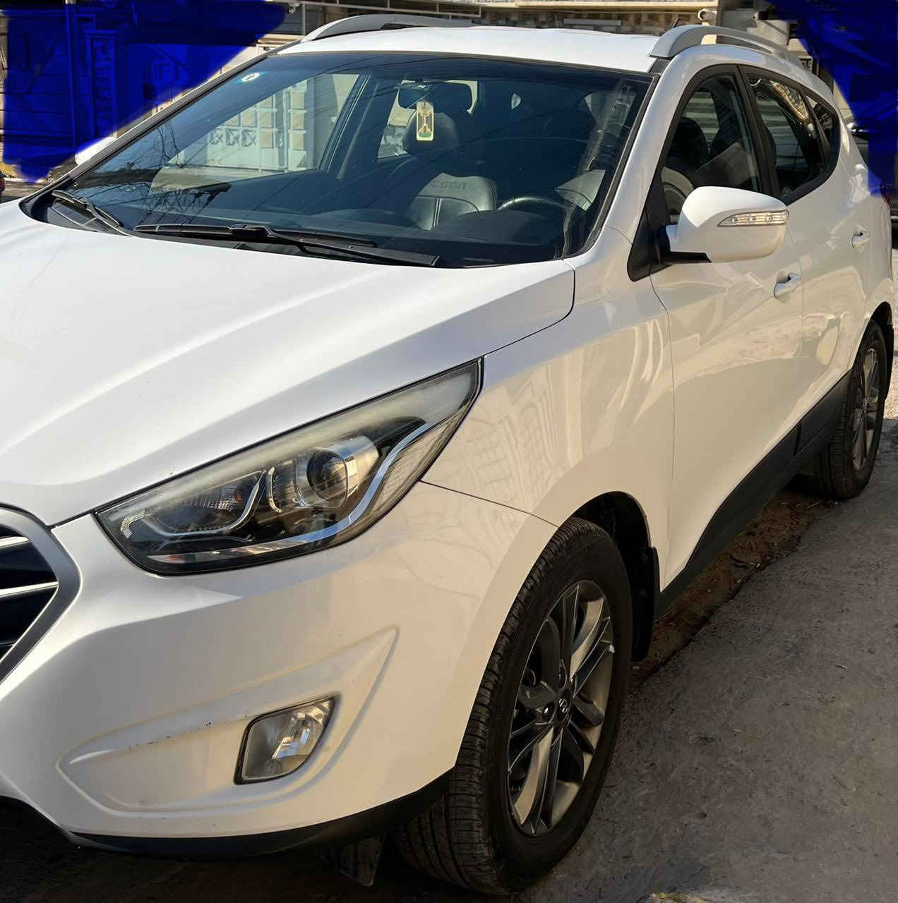 السلام عليكم للبيع 
هونداي توسان رقم بغداد دولي بسمي  موديل ٢٠١٥ خليجي ومواصفات الخليجي كامره حساسات  ماشية ١٥٦  محرك 2000دوش مكينه مامفتوحه ولاكير 
بيها بارد جنطة گد شبر تقريبا وضربة عندنة بسيطة ومصلحة جاملغ الخلفي الجهة الثانية صدر امامي خلفي جديد قبل شهرين شديتهن بطيخه مال صالنصه جديده تخم تاير جديد انتاج 2025
بغداد الرسالة الثانية شارع الرافدين 
السعر 160$وبيه مجال
رقم موبايل ***********
اخوان اني مكلف بلنشر مااجاوب على الخاص اتصل على صاحب السياره ☝🏻☝🏻
