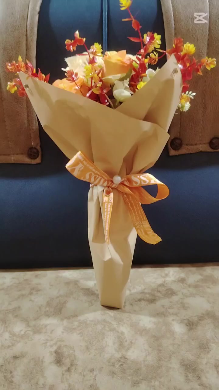 باقات ورد صناعي منوعه للبيع للاستفسار الاتصال على الرقم *********** مكاني الاعظمية قرب جامع النداء
