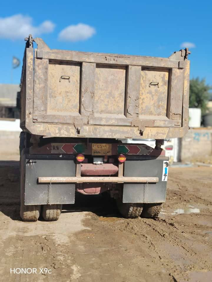 سلام عليكم لوري موديل 75 لسعر 180 وبيه مجال مكاني بابل حله شارع 80 نجف ما متواجد على فيس *********** .
