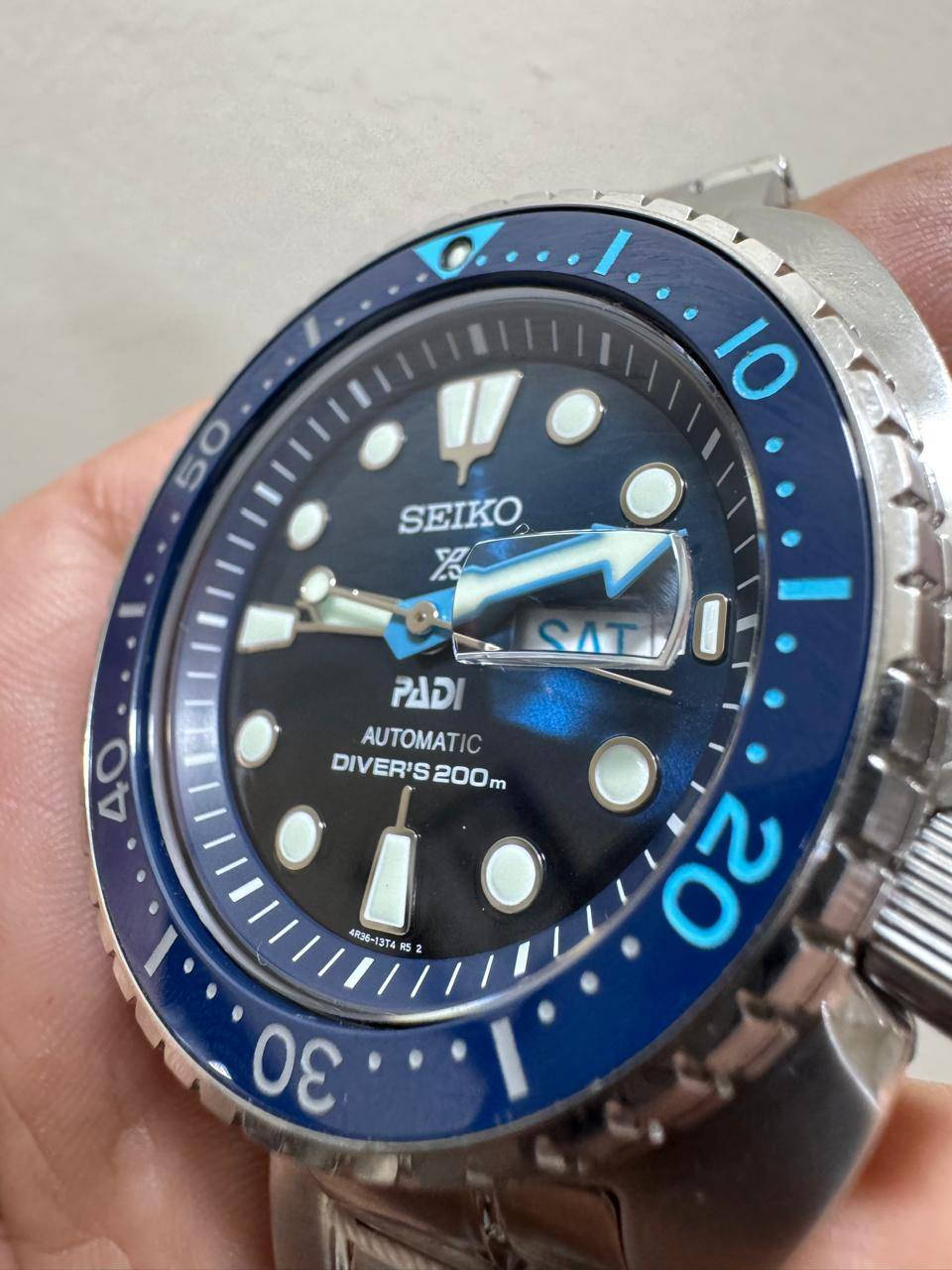 سيكو اصلي وكاله شرق اوسط
غواصين ٢٠٠ متر - قطر ٤٦ ملم 
زجاج زفير - طوق سيراميك متحرك - قفل بحري 
مستخدم كم مره بحالة الجديد مع كافة الملحقات 
السعر 370$ 
مكاني بغداد ومتوفر توصيل


**إذا كنت صاحب هذا الإعلان وتريد حذفه لأي سبب، رجاءا أرسل رسالة إلى الدعم الفني**