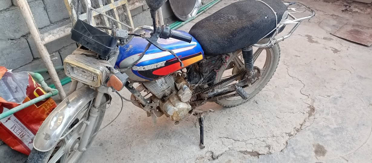 للبيع دراجة 2018 شغال كلشي  مابي خاص وتصال ***********
