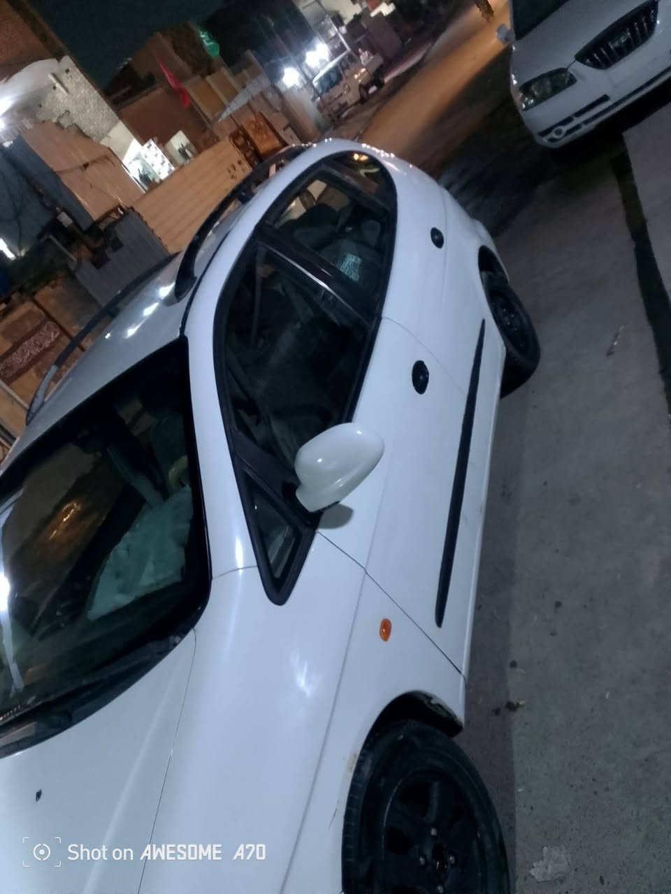 من رخصه مدير الكروب المحترم موديل  دايو ريزو 2001  مكينه وكير اوتوماتيك خير من الله محرك 2000 رقم بغداد انكليزي سياره بلادي العنوان بغداد مدينه الصدر شارع الفلاح هزه جديدة  سنويه جديده صبغ في الجاملغ الايمن فقط سيارة نظيفه الاستفسار على الرقم *********** وغير متواجد على الفيس
