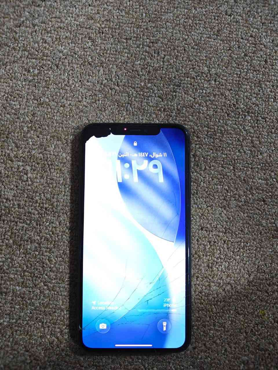 سلام عليكم 
ايفون١١برو ماكس للبيع
ذاكره ٢٥٦
بطاريه مبدله 
شاشه فطور وسواد فوك ما مأثر علا اللمس
شاصي نضيف ضهر نضيف 
مكاني بغداد البنوك***********
سعر٢٢٥
