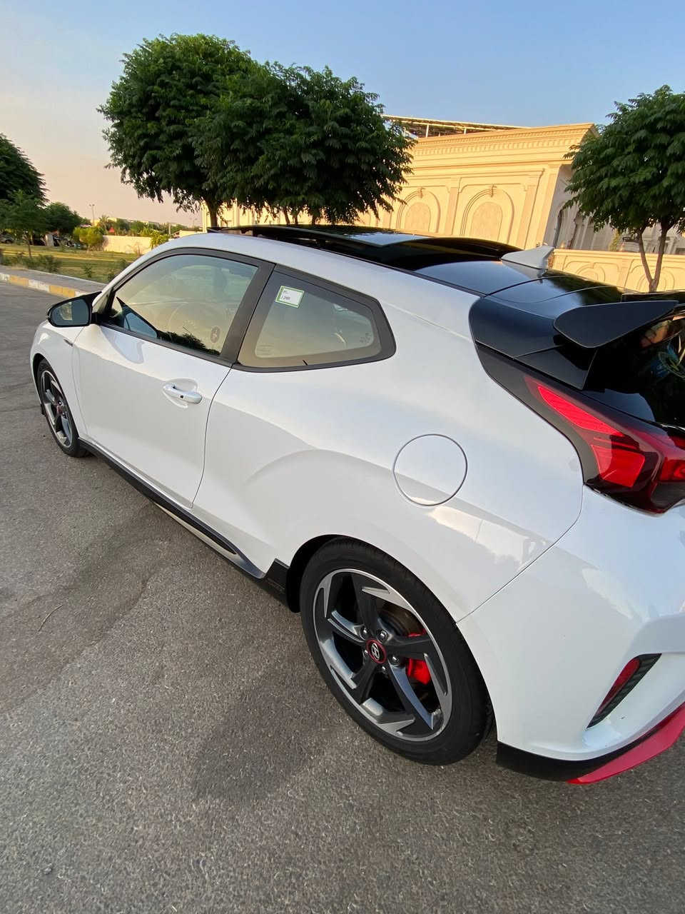 السلام عليكم 
فولستر 2020 لون smak
1.6 turbo 
ماشية 55 الف
فول مواصفات
بانوراما
كشنات جلد ومخمل 
كشنات تدفئة 
ستيرن تدفه 
اربع مودات قيادة 
شاشة + كار بلاي  
انارة اقدام بلادي تحكم بدشبول 
بصمة
ابواب بصمة
رادارات جانبية
رادار امامي مانع تصادم 
سماعات انڤنتي 
شحن واير ليس 
شفتات بالستيرن  
كير اوتو وعادي 
حادثها فقط دعاميه وره وشويه من باب صندوق بدون ايرباك 
مكان السيارة أربيل 

***********
