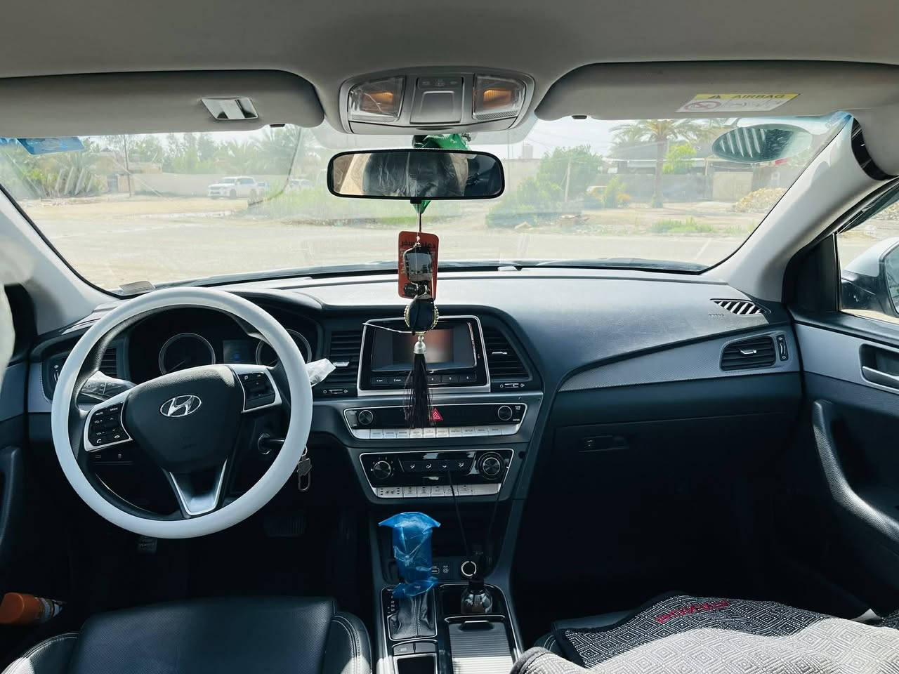 السلام عليكم سوناتا موديل 22 غاز بلاد كفاله عامه ما عدا شخوط بسيطه سياره رادار السعر ١٨٠ وبيه مجال ***********
