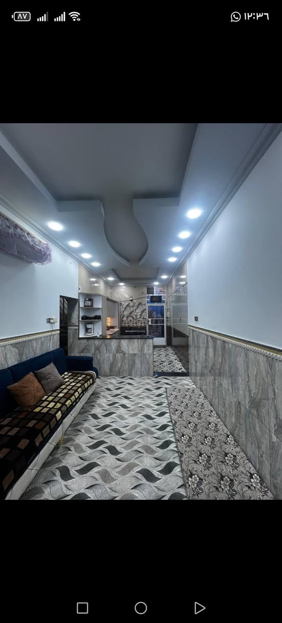 بيت ١٠٠ م للبيع بالمكرمه خلف بناية انس طابق واحد كما موضح بالصور بناء طابوق الأساس والسقف صب البيت نظيف جدا للاستفسار أكثر مراجعة مكتب النجف للعقار مجاور مطعم الخاقاني او الاتصال على الرقم ***********
