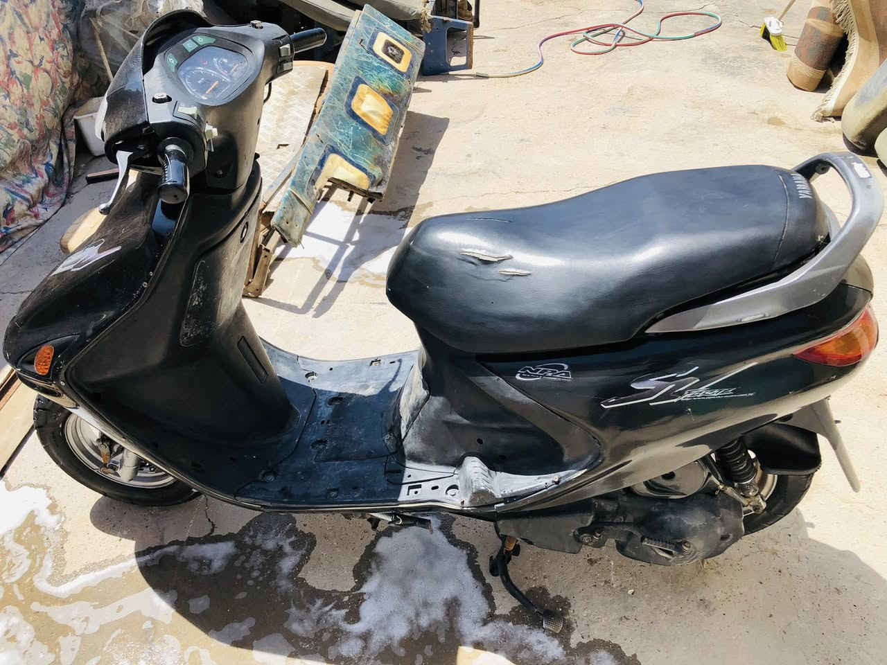 سلام عليكم
فراشه للبيع
كهربائيات شغاله كله
تايرات جدد
سلف 
هندر
مكينه مفتوحه مبدل ولفات
مكينه ناعمه
مكاني حله
سعر 350وبيه مجال للشراي
***********
