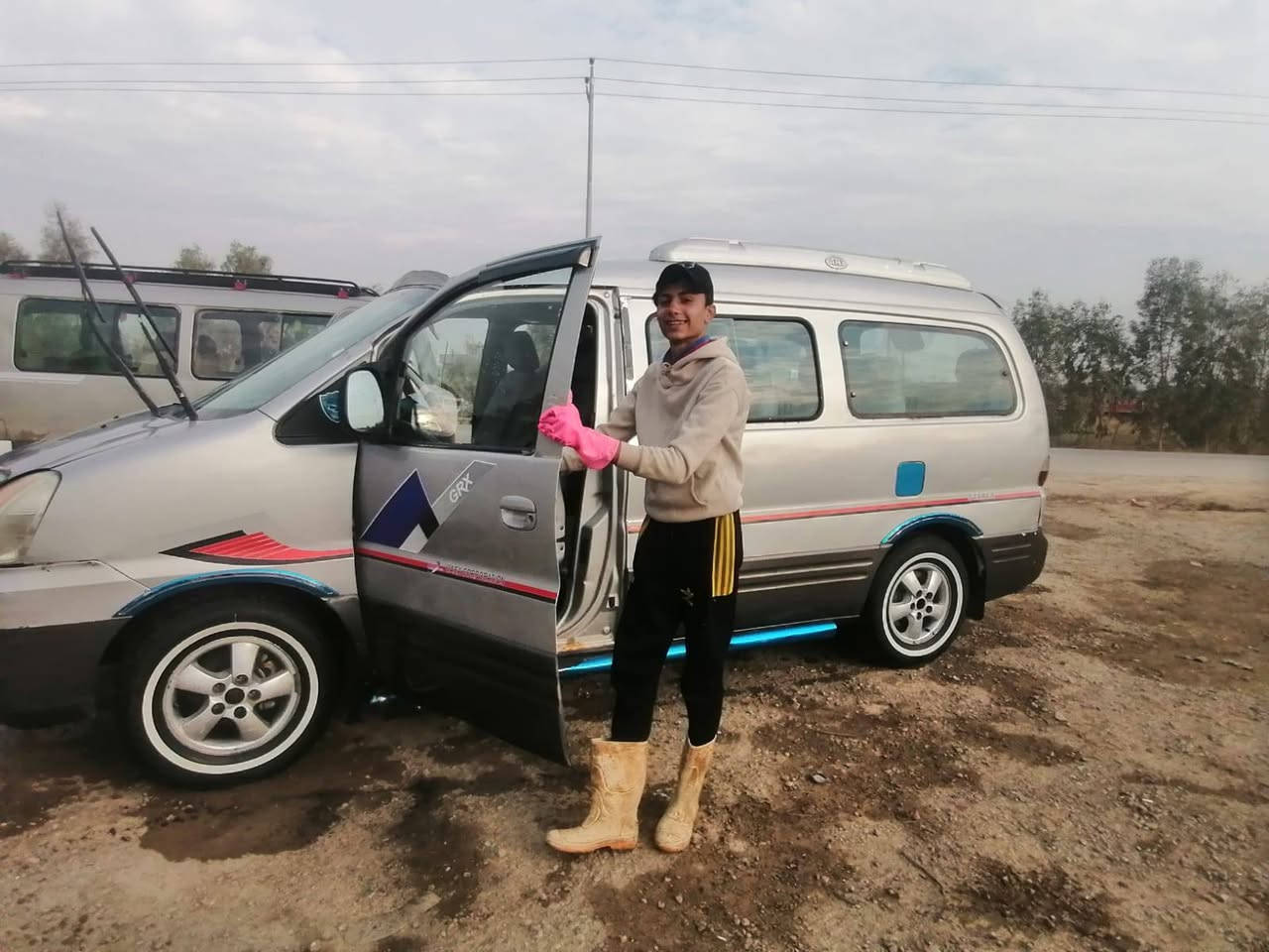 السلام عليكم 2007 للبيع مكان ديالى مكلف بالنشر السعر 74 وبيها مجال شواصي  اماميهه معمره كير مكينه جدد تخم تاير صدر جديد  مصبوغة جماليه  ***********
