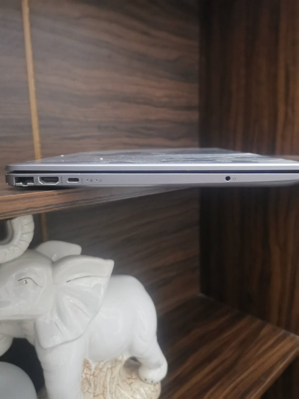 لاب توب hp الموصفات موجودة بالصور قبل 4 اشهر اشتريته للدراسة اريد ابيع بسبب ضروف اني مشتري 560 بس بي مجاال غير متواجد على الفيس *********** متوفر
