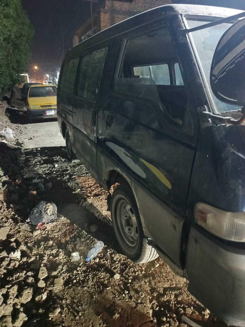 السلام عليكم هونداي موديل (94) ابيع بدون تحويل ساره حلوه مكينه وكير بلاد جدد تخم  تاير جدد ساره خير من الله  بيها سلف عاطل  والشيال مال الورك طاك  بيع او مراوس حسب القناعه سعر (25) مكان حله نادر وبيه مجال اتصال   *********** /*********** هاذا واتساب فقط
