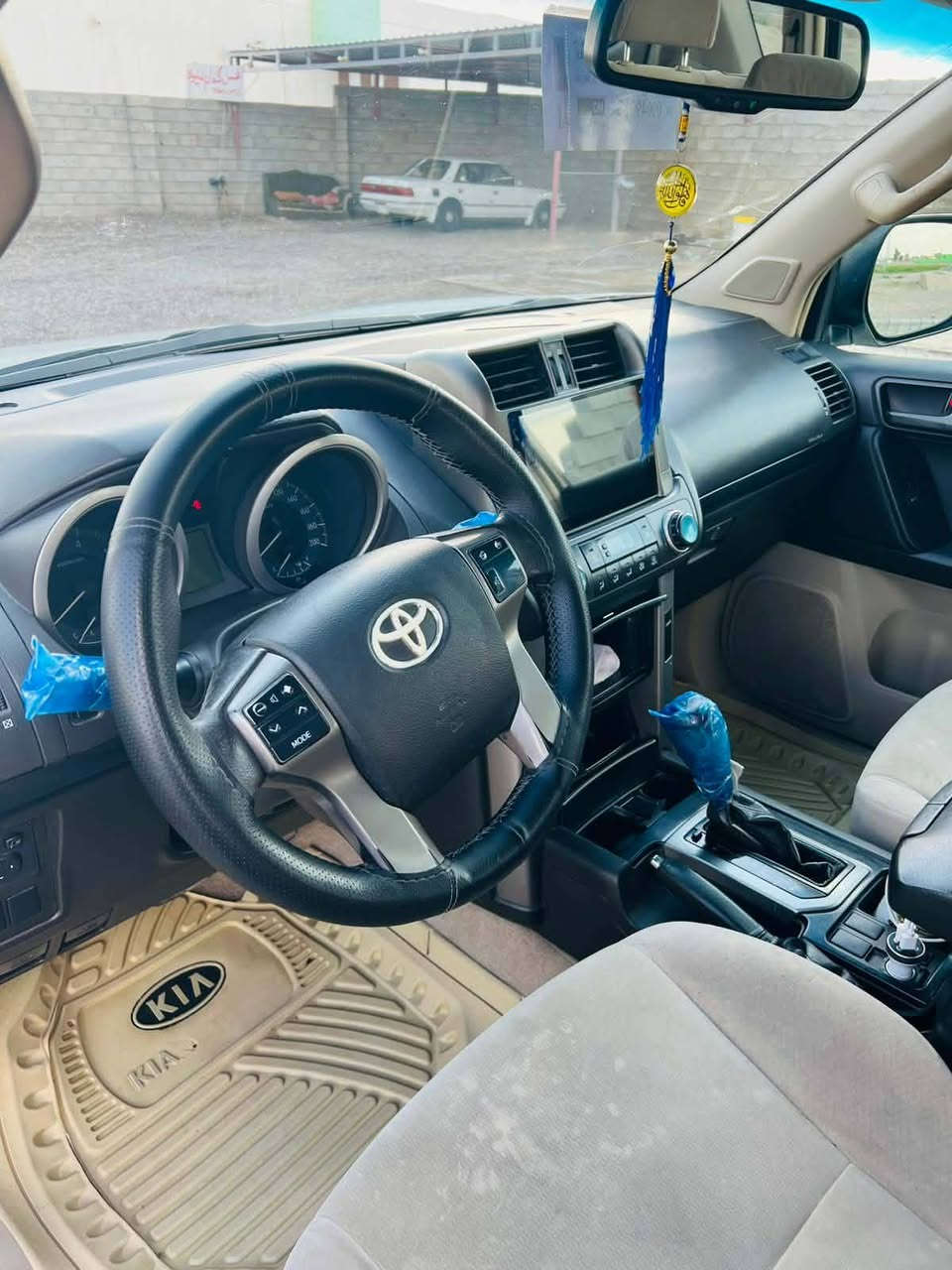 السلام عليكم برادو للبيع موديل ٢٠١٠ خليجي بدون ضرر محرك٤ رقم اربيل دولي سياره جاهزه محرك كير تايرات صدر كلو جديد تبريد تتدفئه سياره مرتبه السعر مناسب( ٢٠٥) وبيها مجال مكان السياره الشرقاط ***********
