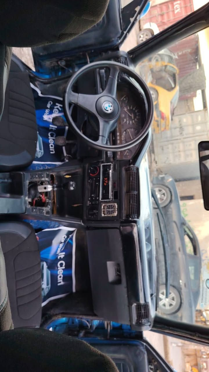 بي ام زعره 1991
مكينه بلاد مفتوح شلعه أشك الكاع والله ترايها يخبل تبريد شغالة تخم تاير جديد كهربائيه كلها شغاله سيارة جاهزه تحويل ثاني يوم مشروع وطني
السعر المطلوب 23
 $ وبيها مجال باقي التفاصيل التصال على الرقم *********** المكان ذي قار قلعة سكر علما غير متواجد ع النت
