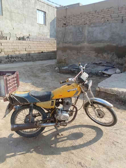 السلام عليكم دراجه نامه شلامجه شاصي نامه الاصلي البوري الضعيف دراجه خير من الله صوت المكينه ناعم السعر ٣٢٥ وبيه مجال مكاني البصره ابي الخصيب البهادريه رقمي *********** متواجد على الواتساب وشريحه
