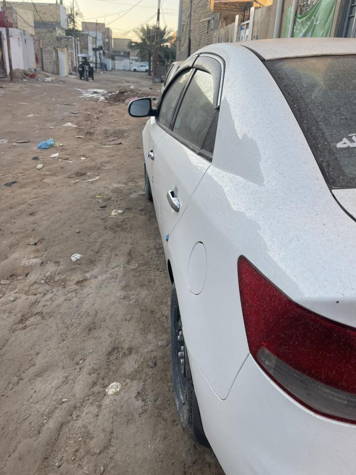 السلام عليكم عندي سيراتو ١١ اريد مراوس صني مكان السيارة نجف رقم اربيل القديم سنوية ساقطه من ٢٠١٥ بأسم كردي وعندي وكاله عامه مكينه وكير و تبريد وتدفئه كهربائيات كله مكفول 
للاستفسار على ***********
