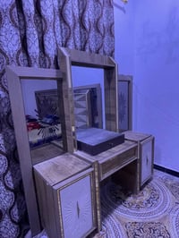 غرفة اخشاب • خمس قطع • نضافة ٧٥٪