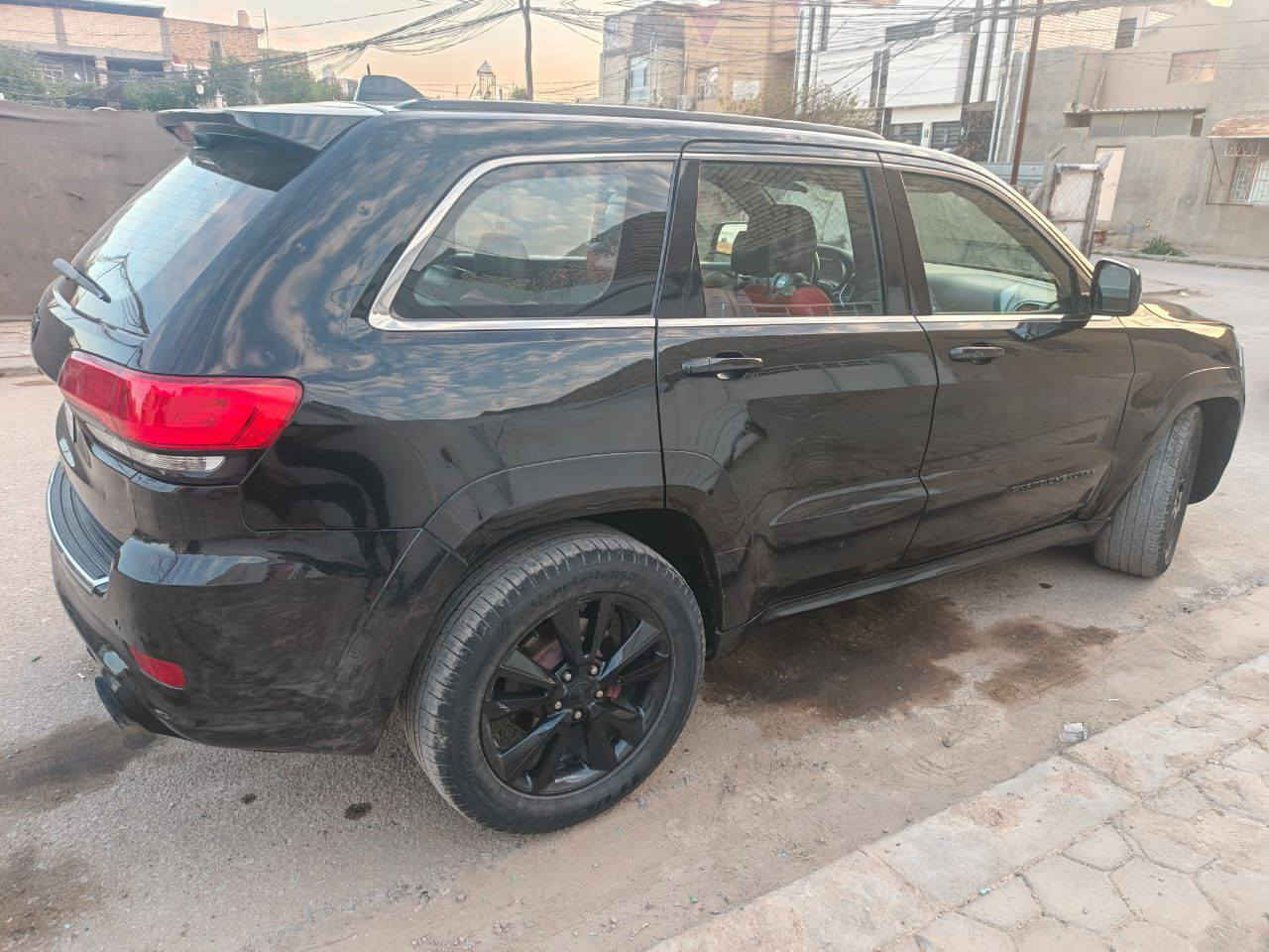 جيب شروكي م 2015 وارد امريكي لمتد فول مواصفات واحد عله واحد بيه 3 قطع صبغ فقط بدون دواخل
رقم بغداد بسمي السنويه السعر 155
المواصفات 
محرك 3600
فتحه بصمه 
مسنات جلد لونين
جنطه كهرباء
كامره حساس
لايت زنون
رقمي ***********
