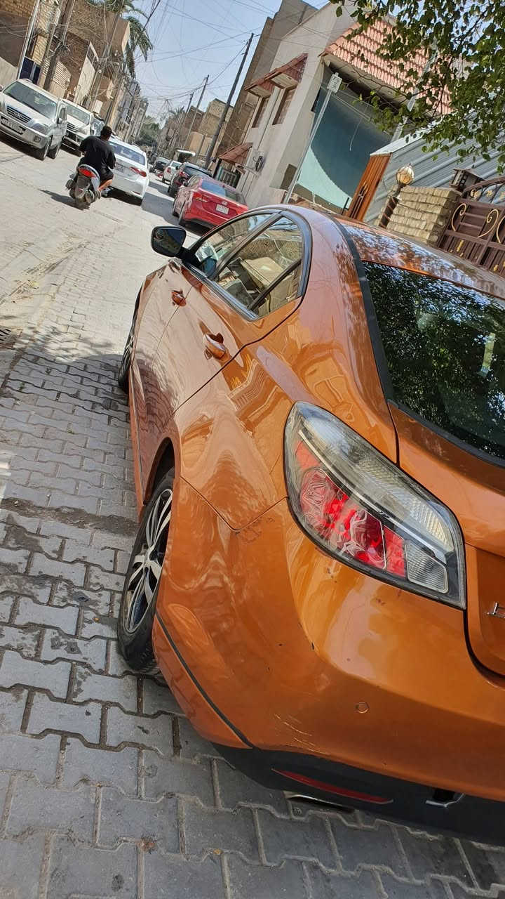 Mg6 موديل 2014 
سياره نظيفه وحلوه رقمها بغداد مشروع وطني بأسمي مكينه وگير كورلا نحله 1.8 بيها بعض نواقص تنزل من سعر السياره .
سعرها 63$ . *********** واتساب راسلني وتدلل.
