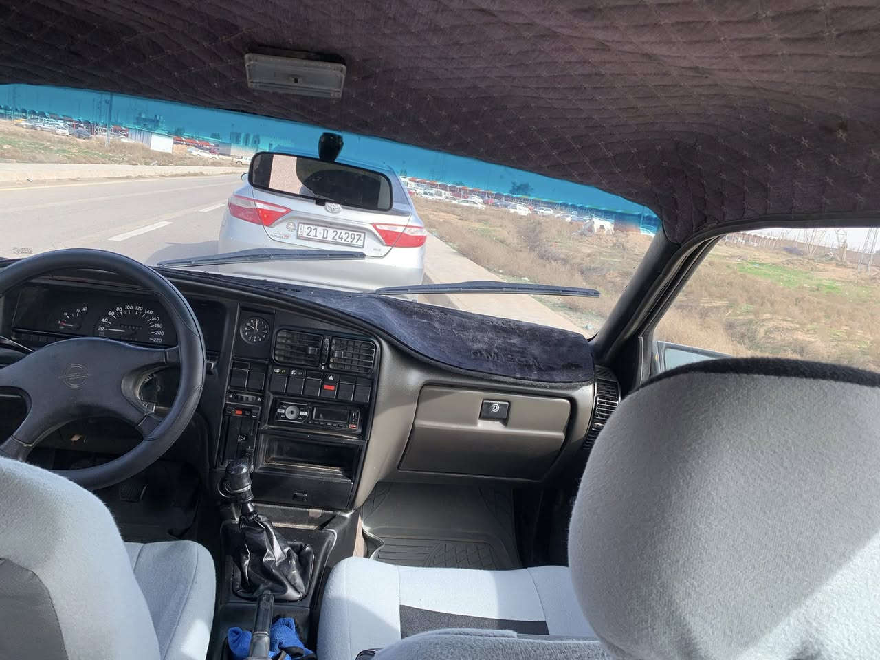 سلام عليكم عندي اوبل اوميكا موديل 90.رقم كركوك.كير ومحرك شرط لاصرف ولابخار سيارة صبغ عام لل جمالية فقط بدون ضربة بدون خياس صدر امامي وخلفي كلة جديد 4اطارات وباتري كلة جديد كونترول قفل مركزي 
مكاني بيجي 
***********
