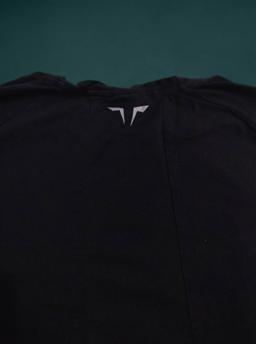 تيشيرت رياضي من الماركة العالمية SQUATWOLF، قياس XL. اللي يعرف هذا البراند يعرف شگد غالي وأنيق. قماش تيكنيكال (Technical) بارد ثلج، مصمم للأداء العالي والكرف القوي بالجيم أو بالركض. قصة حديثة وموديل يكسر الروتين. بالة أوربي أخت الجديدة. السعر 12 ألف بس، واصل لباب بيتك (توصيل مجاني). لقطة الموسم للرياضيين، هنيئاً للي يلحق عليها. 💢


**إذا كنت صاحب هذا الإعلان وتريد حذفه لأي سبب، رجاءا أرسل رسالة إلى الدعم الفني**