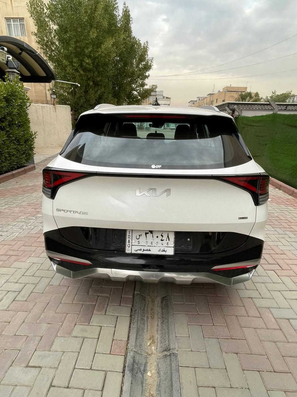 🚗 للبيع - كيا سبورتج برستيج موديل 2022 🚗

🔹 سيارة وارد كوري هايبرد 
🔹 الفئة: برستيج عدا البنوراما
🔹 المسافة المقطوعة: 60 كيلو متر
🔹 حالة الإيرباك: دركه

ضرر السياره : حافت البنيد و حافت الجاملغ اليمين تكحيل

💰السعر : 185$و بيه مجال

🔹 المواصفات:
✅ كراسي كهرباء
✅ تشغيل بصمة + تشغيل عن بعد
✅ بصمة أبواب
✅ شاشة متصلة + شاشة كبيرة
✅ كاميرا خلفية دوارة
✅ مقاعد جلد لون مشمشي
✅ كشنات تدفئة + تبريد
✅ حساسـات خلفية
✅ لايت زينون + LED + كشافات
✅ بك لايت LED
✅ مثبت سرعة (Cruise Control)
✅ أوضاع القيادة (Drive Mode)
✅ الأوامر الصوتية
✅ فحص أنظمة السيارة
✅ حساس ضغط الإطارات
✅ شفتات مقود
✅ نظام ترحيب
✅ قطعتين تبريد
✅ هند بريك بصمة
✅ مانع انزلاق + نظام نزول المنحدرات
✅ إشارات مرايا جانبية
✅ مخرج طاقة

📩 للتواصل:
***********   (واتساب أو اتصال)

📍 المكان: بغداد –

#كيا_سبورتج #Sportage_2023 #سيارات_للبيع #بغداد #CarX
