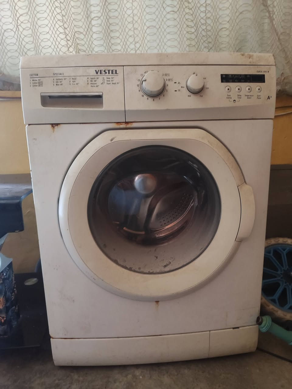 غساله اوتوماتيك شغاله للبيع السعر 80/ رقمالهاتف ***********
