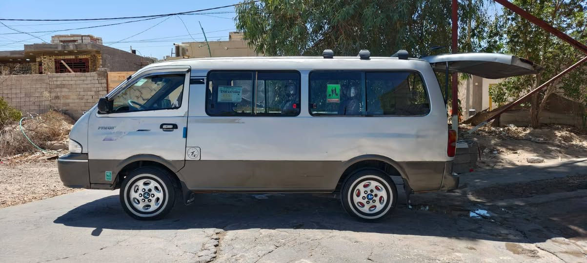 سلام عليكم بريجو 2002
مكينه وكير واكسن مكفولات 
حداديه وتخم تاير جددد 
كهربائيات كلهه شغاله 
غرفه جديده مصفره هيﻲه ومرور 
مكان نجف السعر 75
***********
