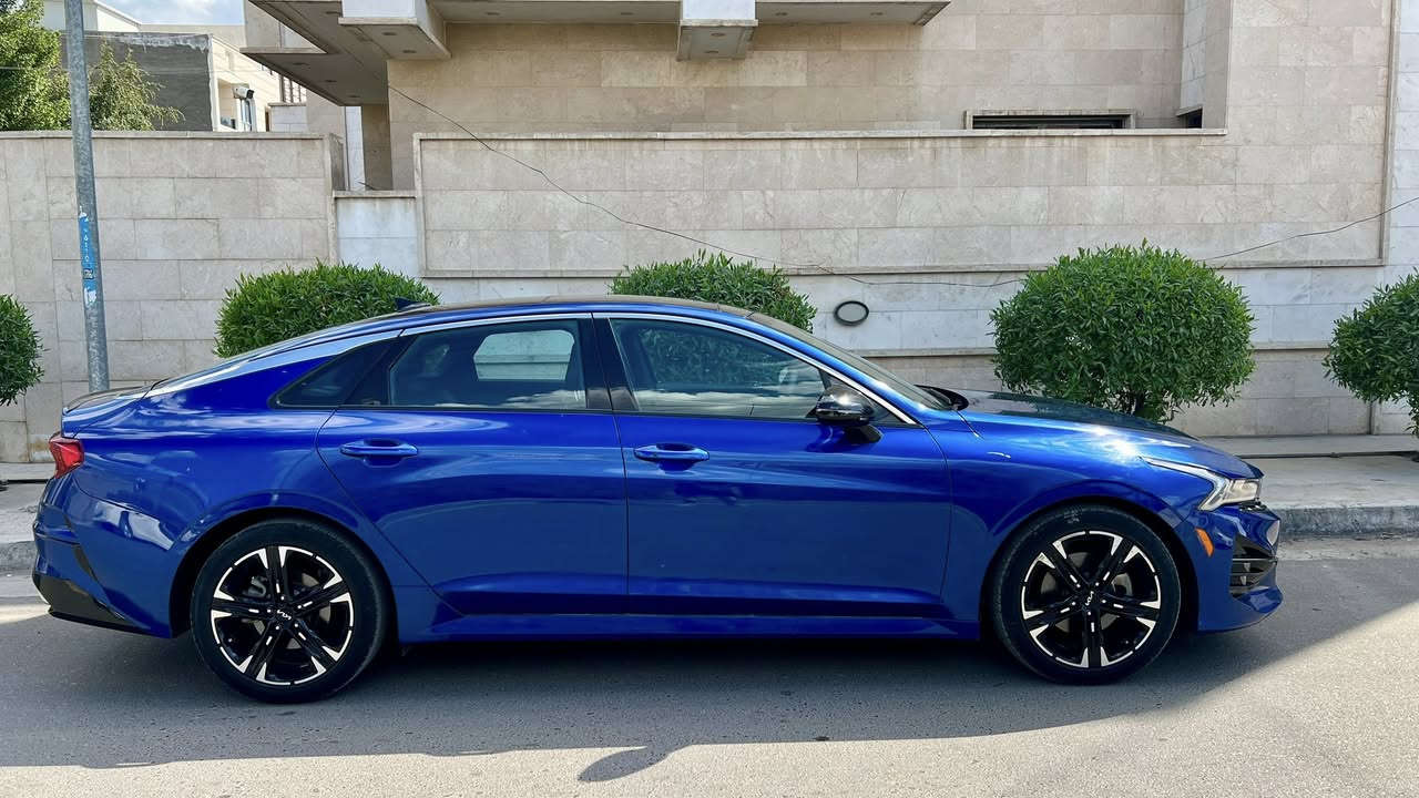 سلام عليكم  K5 GT line موديل 2022  1.6 توربو فول للاخير بنوراما و 3 عدسات لون جويتي ماشيه 47 الف حادثها جاملغ جهة السايق وحافة البنيد بدون ايرباك صور الحادث والسونار موجودات رقم بغداد بأسمي
مكاني بغداد الاعظمية  السعر 188 وبي مجال بسيط   ***********

بصمه
بنوراما
تشغيل عن بعد مع التبريد
الاضاءة الداخلية ايماء يعني بدون لمس مجرد تقرب ايدك
شحن هاتف لاسلكي 
قياده ذاتيه ؏ الخطوط السريعه
هاند بريك بصمه 
ابل كار بلي و اندرويد اوتو 
مثبت سرعه 
نضام ABS
مانع انزلاق
حساس أطارات 
بك لايت ليد
شاشة الكبيرة
سماعات شركة Kia
كشافات امامي
شاشه اعطال
ويل كروم لونين
رادارات امامي وخلفي 
مراقبة النقطة العمياء
رادار الخطوط البيضاء 
اشاير بالمري
كشنات جلد احمر اسود
مقعد للسائق قابل للتعديل كهربائياً
لايتات ‏3 عدسات 
نضام قياده أيكو + سبورت +سمارت +نورمال
بلوتوث + aux + usb
فول تحكم ستيرن
كير أوتو + عادي
اوتو بريك 
‏ ‏الخريطة🗺📍
Led + زينون + كشافات 
السياره فول رادرات
‏AUTO Hold
تصميم خارجي رياضي
نظام الملاحة
مصابيح خلفية LED
مصابيح ضباب LED

عليها انارة داخلية الياف اصلية محيطية دشبول و 4 بيبان تكدر تغير اي لون من التليفون براحتك
