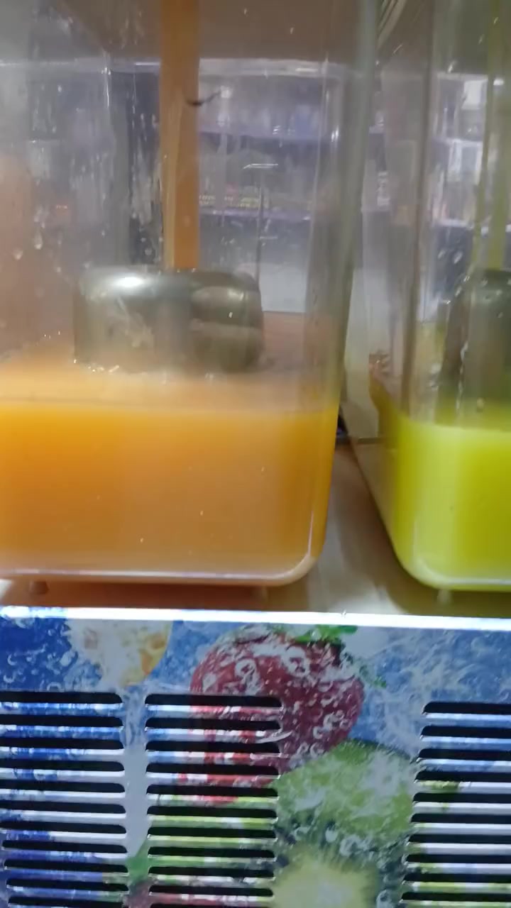 السلام عليكم ماكنة شربت للبيع هوسك تركي باب اول نظيفة جدا امانة الله السعر 350 الف مكاني بغداد البياع الشرطة الخامسة ***********
