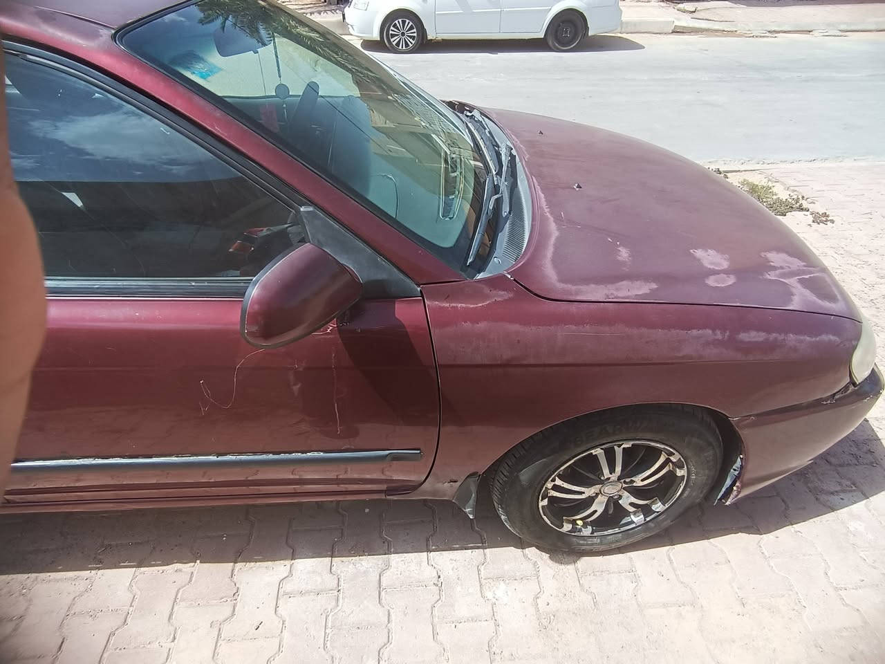 السلام اخوان عندي  سياره نوع اسبكترا موديل 2002بلاديه على الشركه كير اوتوماتيك محرك نظيف جدا رقم بغداد انكليزي  بسمنه تبريد فول ويه السويج المكان كربلاء المدرسي ورقمي ***********

