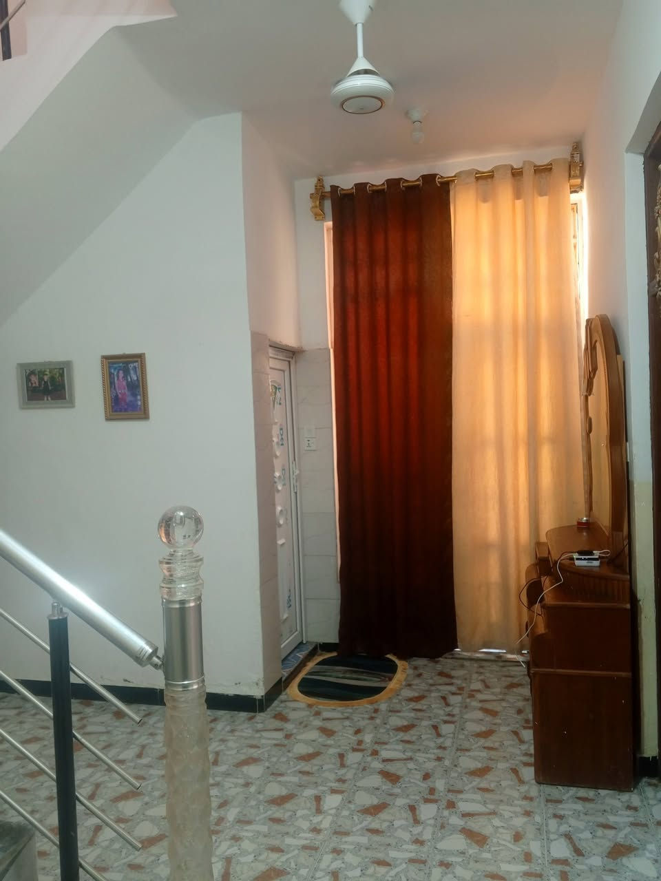 بيت للبيع حي الاسرى الزراعي مقابيل مولد الي بشارع الميلاج المساحه 125 يتكون من استقبال وصاله وغرفه نوم ومطبخ ومنور وحمام الاستفسار على رقم الموبايل  
***********
***********
