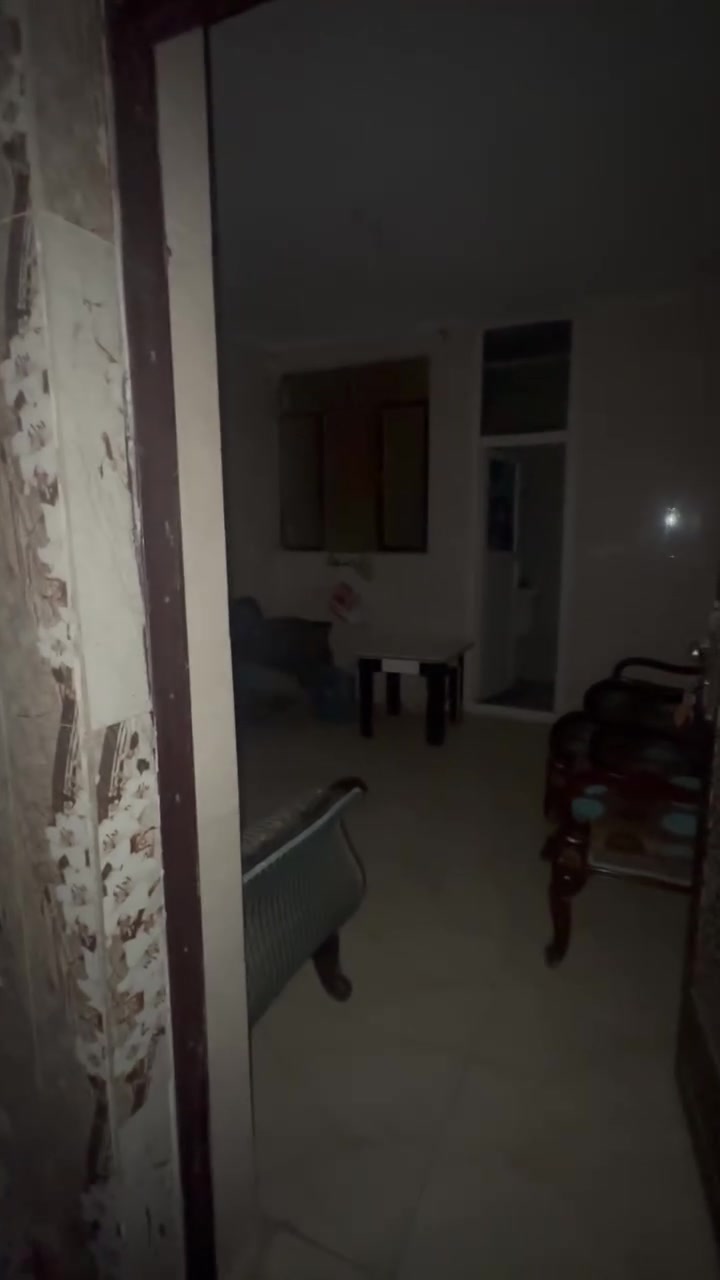 شقه للايجار طابق اول تحتوي على غرفتين وهول ومطبخ مشترك الموقع: الاخطل قرب جامع الصديق السعر:500
للاستفسار:***********
