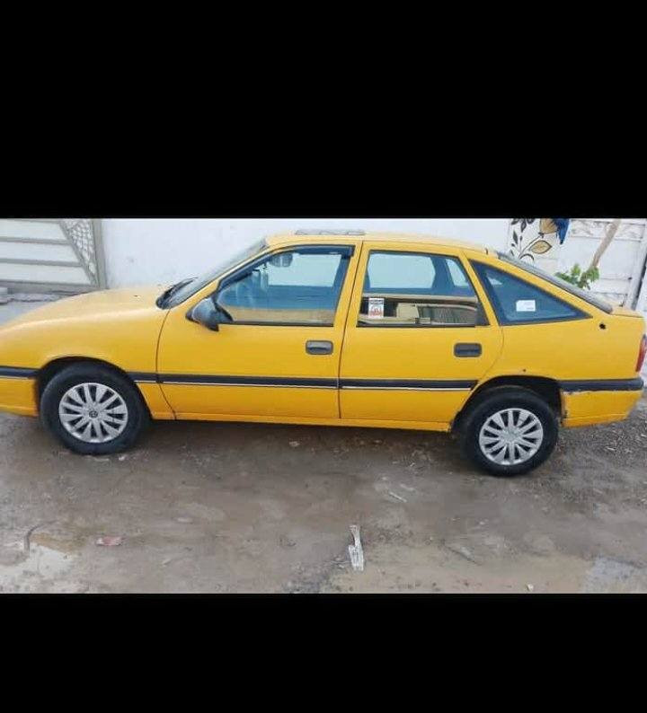 السلام عليكم اوبل فكترا محرك 18 صدر نظيف تايرات نظيفه سياره جاهزه وبيها دفتر بانزين رايدها ب 32 وبيها مجال بسيط ***********
