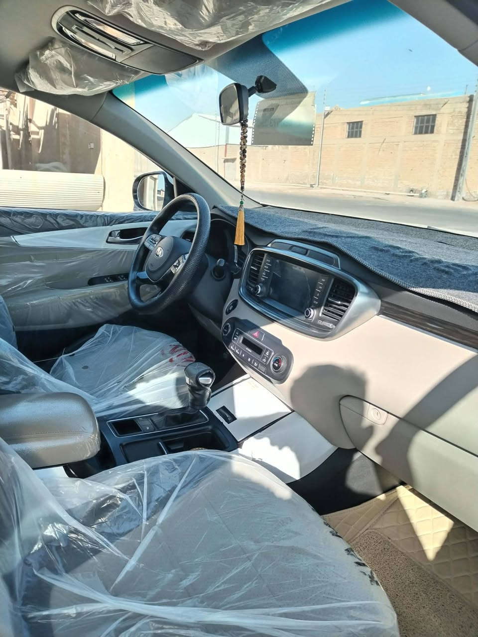 سلام عليكم سورنتو موديل 20 رقم بغداد جديده مال بيت ماشيه 56 فول عدا البانراما سبير ما نازل كشنات كهرباء تخم تاير بيهه سونار مكاني انبار فلوجه اتصال على الارقام *********** ***********
