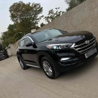 توسان 2018 امريكي حادثها قطعتين فقط بدون دواخل مواصفات نص فول  السياره...