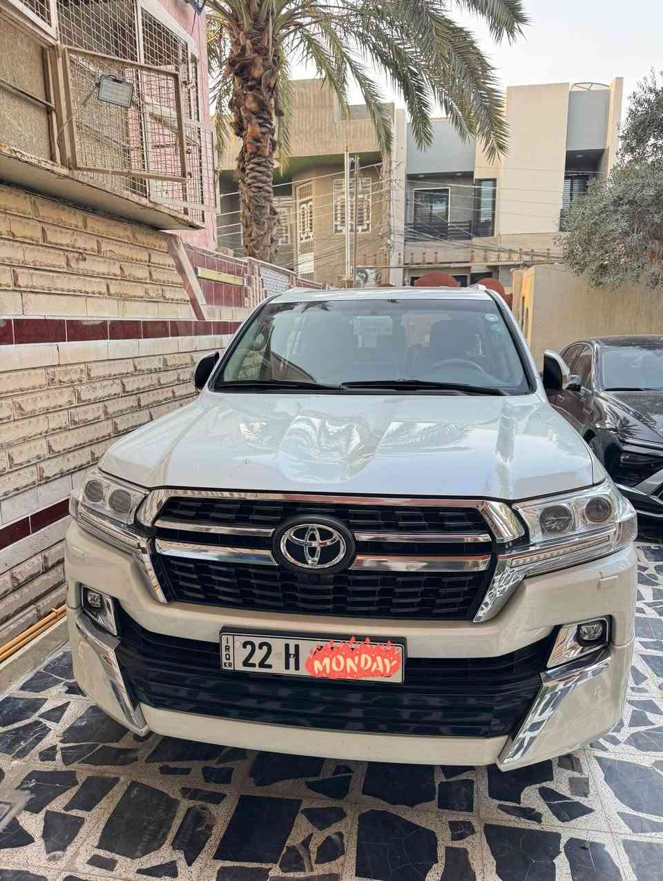 لانكروز ٢٠٢١ 
بيع مستعجل 
سيارة مكفولة 
شركات 
جاهزة من كلشي 
ماشية ٧٨ الف حقيقي 
مكان السيارة النجف 
للاستفسار الاتصال . 
***********
