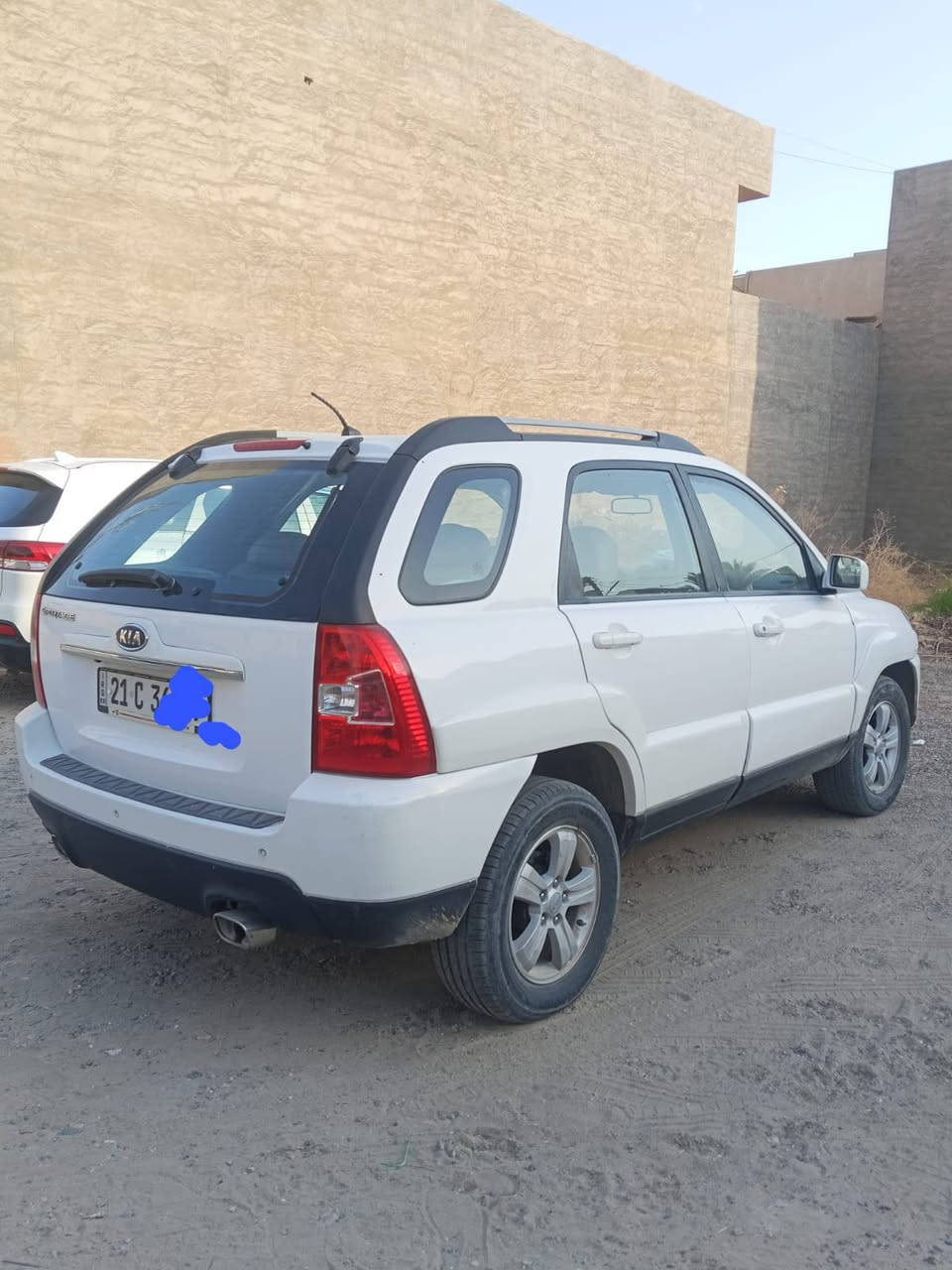 السلام عليكم ورحمة الله وبركاته 
كيا سبورتج خليجى 2010 مبدل فيها الأبواب عكس جهة السائق والباقي كفالة عامة( محرك ، گير ، تبريد ، حدادية كلشي بشرط ماشاء اللة مواصفات خاصة ( كشنات جلد بلادى ، تبريد بيانو ، حاسة بلادية وسويج ريمونت )
تعال إفحص وأخذ أنا أبيعك فحم × فحم  .
 علما رقمها مبدل جديد دولي مع سنوية وهزة إلى 2030  . رقم سليمانية 21 . 
 مكان السيارة بغداد / الأعظمية ، السعر 132$ وفيها مجال بسيط 
***********
أبو محمد
