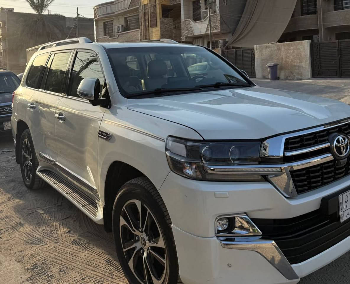 لاندكروز GXR موديل 2021 
مكفولة كفالة عامة فول فول مواصفات 

محفول محرك وگير و گشر 

لون ابيض 
الفئة(GxR) SAS-ساز 

محرك 4000 (6 اسلندر)

رقم بغداد بإسمي تحويل مباشر 

سنوية لشهر الثامن سنة 2026

المسافه المقطوعه 123,000 الف قابل للزياده

المواصفات:

فتحة سقف سلايت

جنطة كهرباء

تحكم سترين جهتين

كراسي كهرباء 

3 قطعة تبريد

بصمة تشغيل عن بعد

الدخول ذكي

حساس خلفي

حساس امامي

شاشة امامية

مثبت سرعة

زراك لايت

لايت زنون

تخم تاير جديد

ثلاجة داخلية  

مكان السياره بغداد حي الجامعة نفق الشرطة

رقم صاحب سيارة ***********
