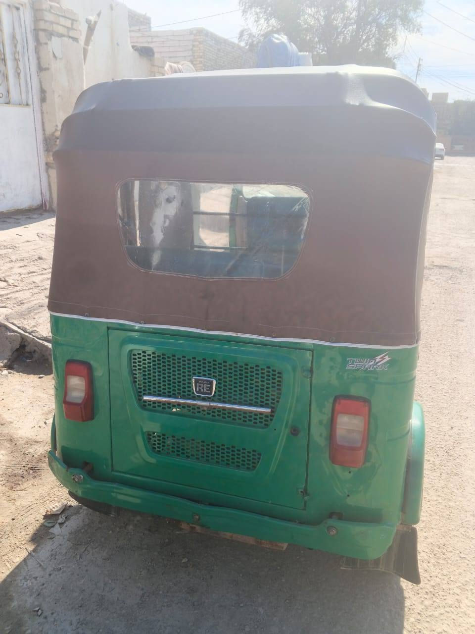 سلام عليكم تكتك لبيع واحد و عشرين شهر 11 بيضه ضربه يم لبك لايت عله كد شبر و رجعه بارد ***********
